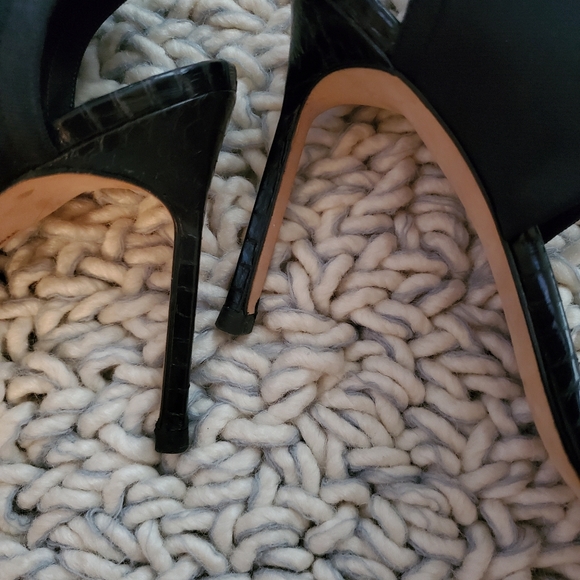 Manolo Blahnik Ankle Accent Heels - Picture 4 of 9